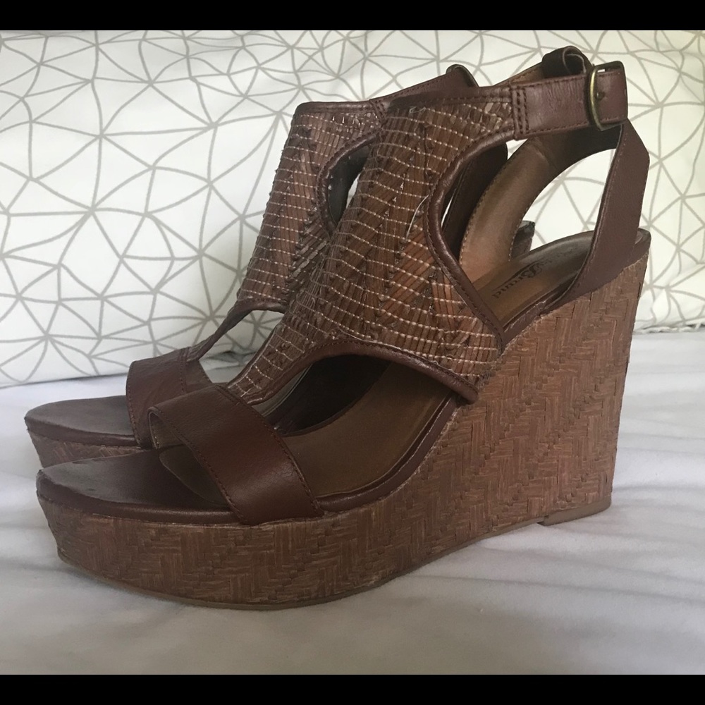 Lucky Wedge Heel